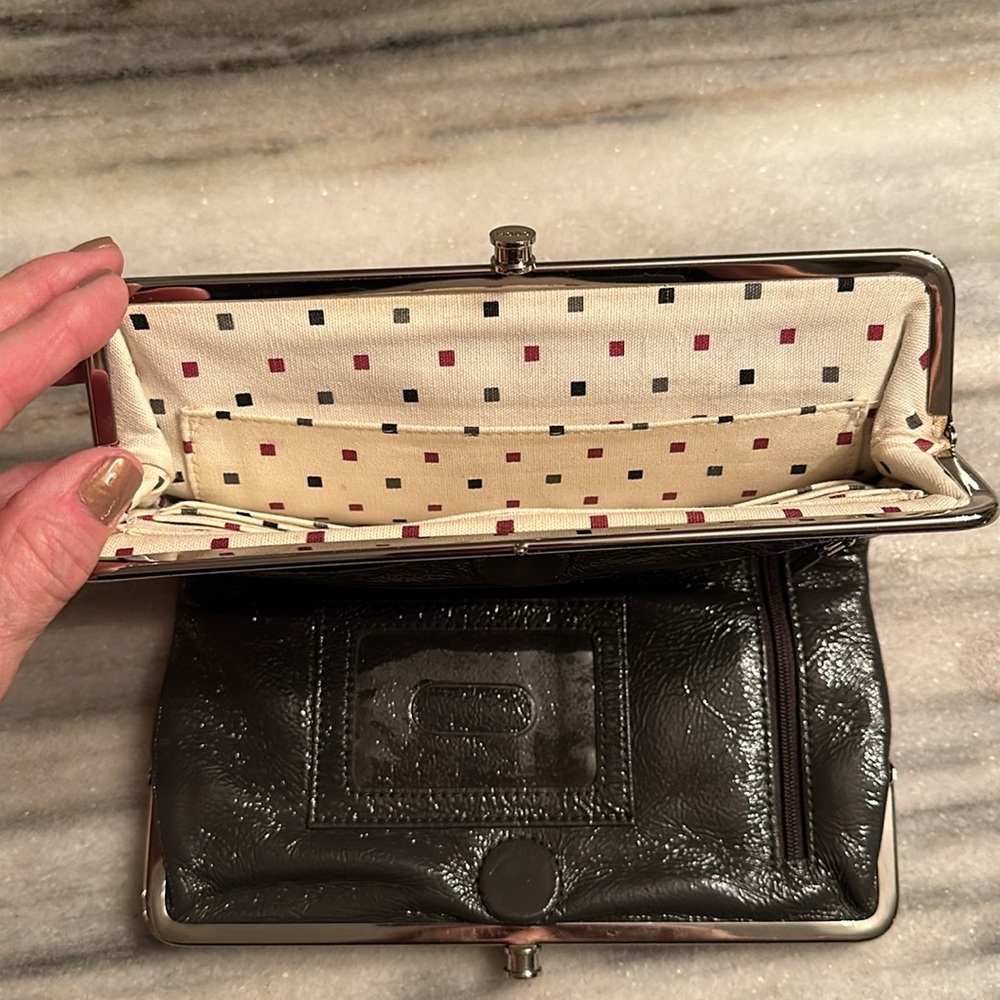 HOBO INTERNATIONAL PATENT LEATHER FLIP CLUTCH /WALLET - Picture 5 of 6